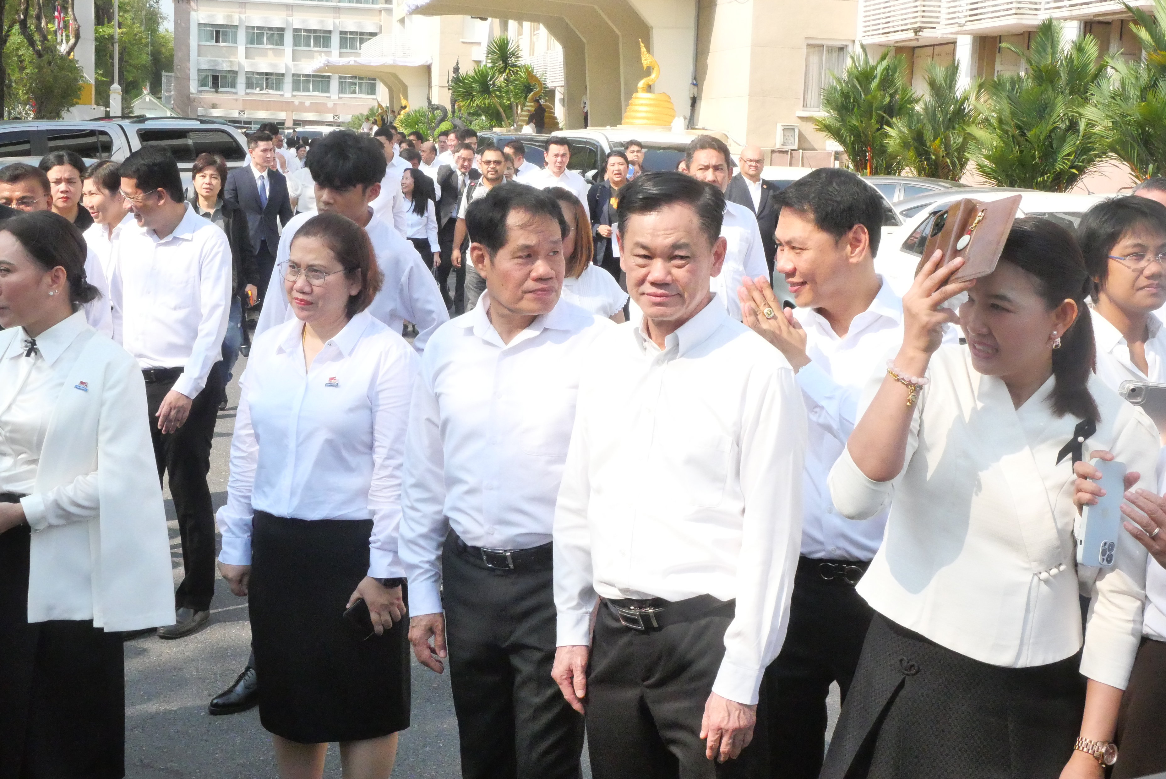 title - คณะผู้บริหาร ส.ป.ก. ร่วมพิธีสักการะสิ่งศักดิ์สิทธิ์ประจำกระทรวงเกษตรและสหกรณ์ ในโอกาสเข้ารับตำแหน่งของรัฐมนตรีว่าการกระทรวงเกษตรและสหกรณ์ และรัฐมนตรีช่วยว่าการกระทรวงเกษตรและสหกรณ์ 